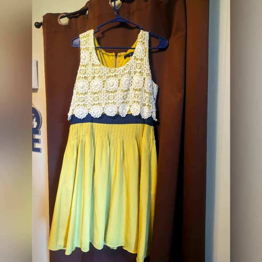 Women's M Yellow with Lace Dress